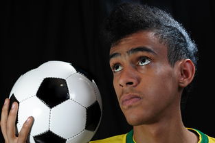 乐鱼官方登录入口-战术板上的奇迹：分析冠军球队的战术布局，冠军技巧