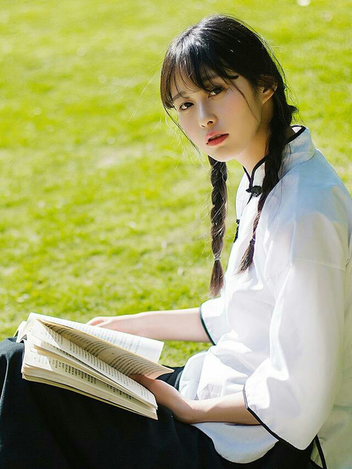 篮球电竞联动尝试吸引新生代球迷群体,篮球电竞球场现场赛 4×5