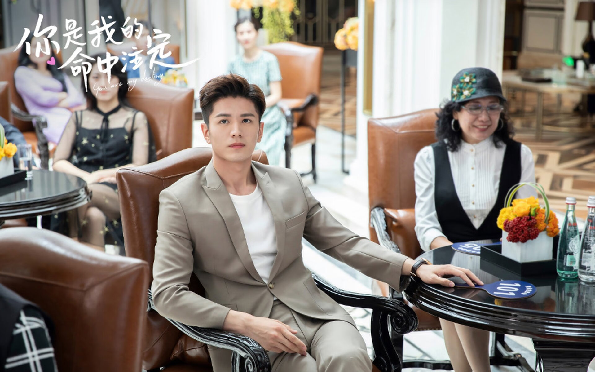 足球运动员公益行助力偏远地区基础设施，足球公益活动